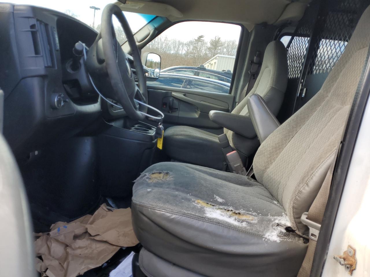 2009 Chevrolet Express - Image 7