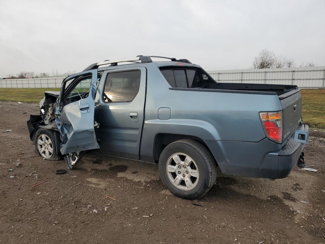 2006 Honda Ridgeline - Image 2
