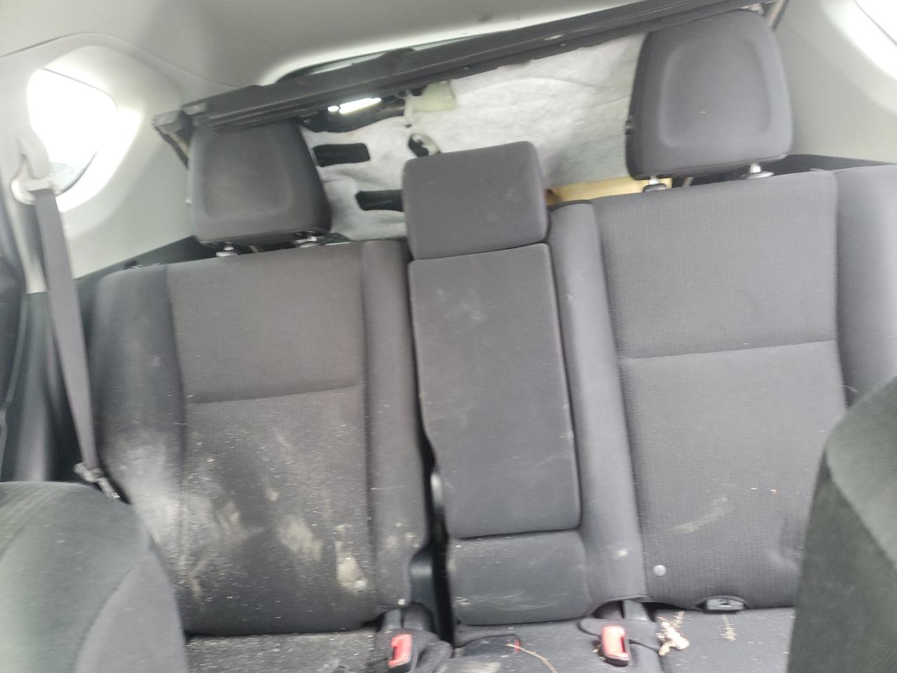 2015 Toyota RAV 4 - Image 10