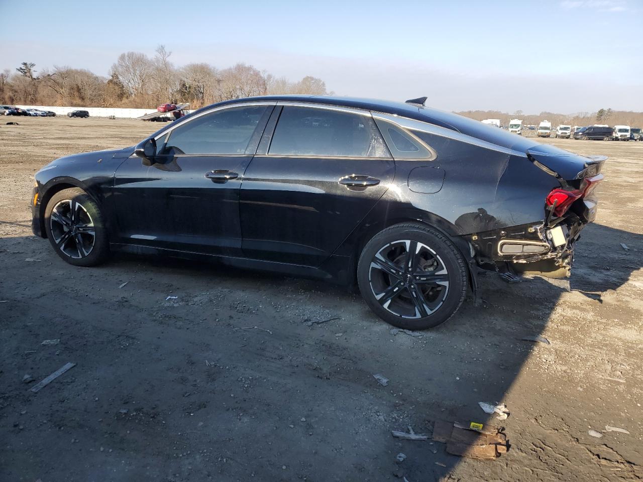 2022 Kia K5 - Image 2