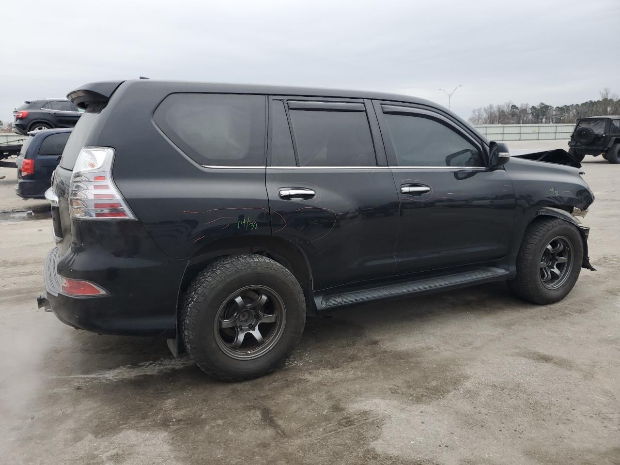 2021 Lexus GX - Image 3