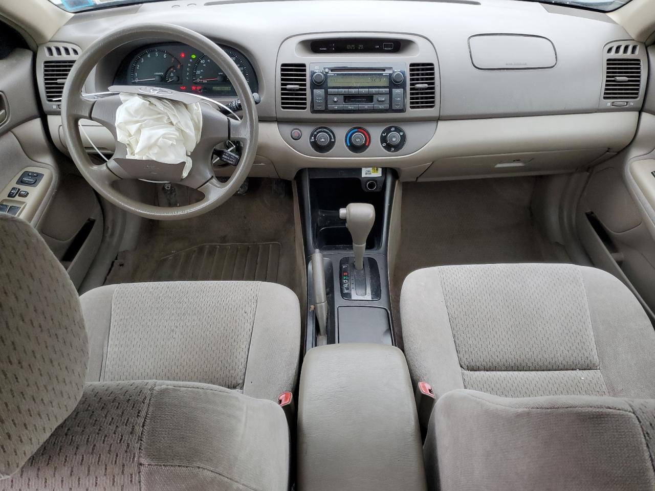2004 Toyota Camry - Image 8