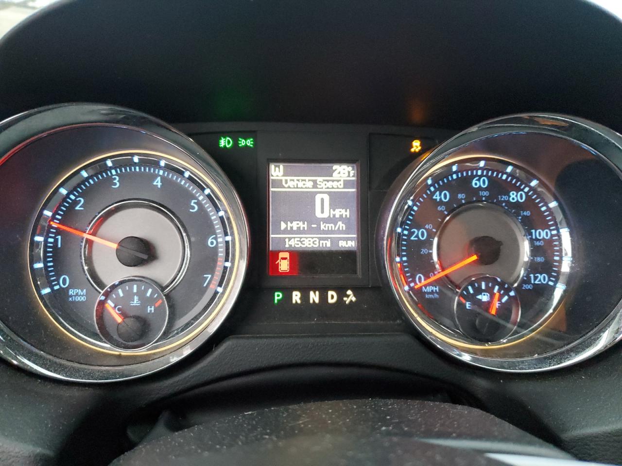 2014 Chrysler Town & Country - Image 9