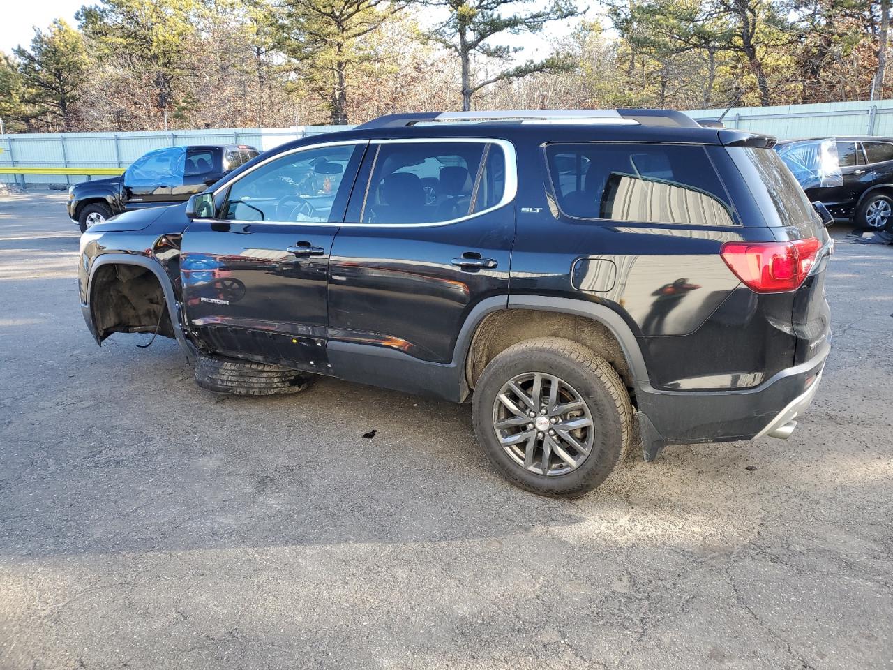 2019 GMC Acadia - Image 2