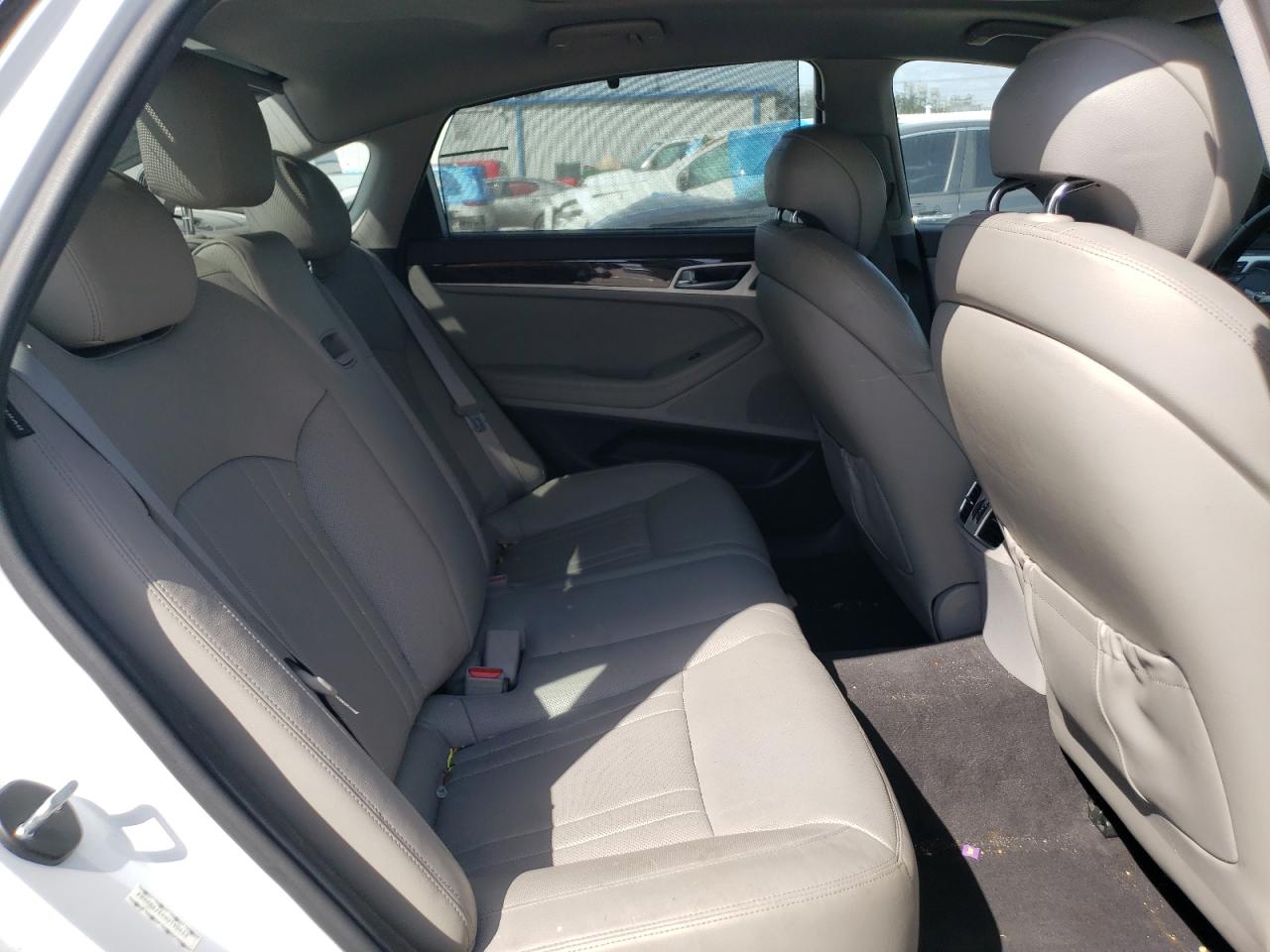2017 Genesis G80 - Image 10