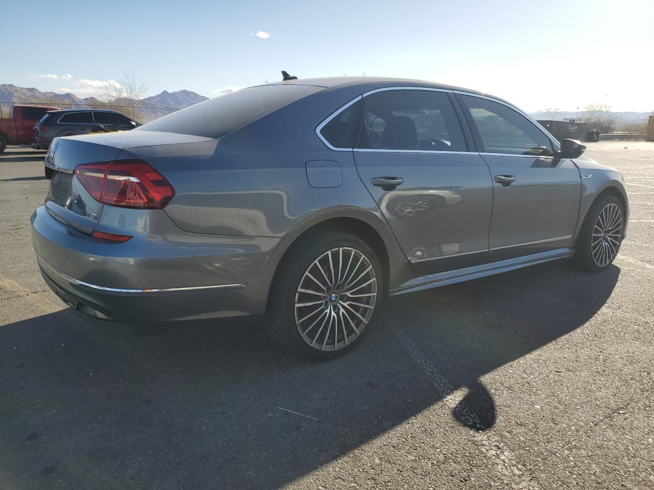 2017 Volkswagen Passat - Image 3