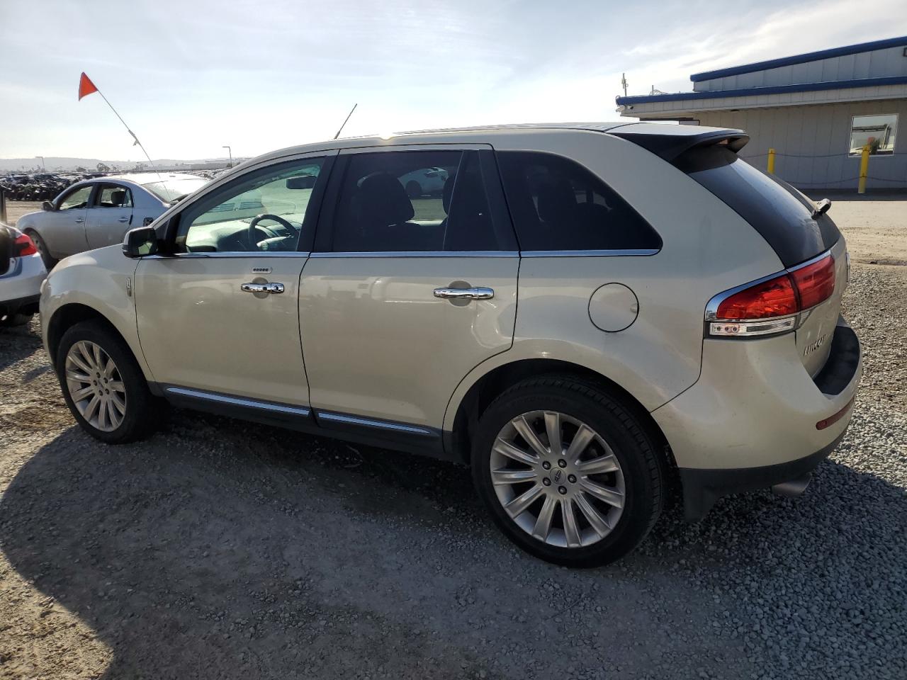 2015 Lincoln MKX - Image 2