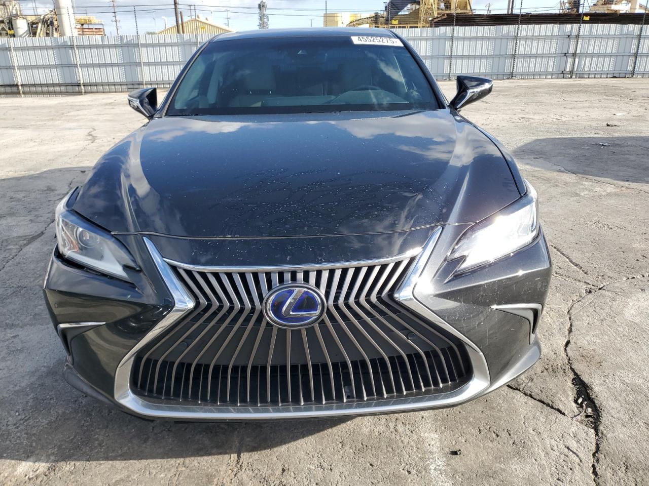2019 Lexus ES - Image 5