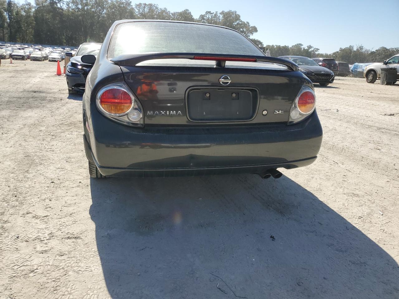 2002 Nissan Maxima - Image 6