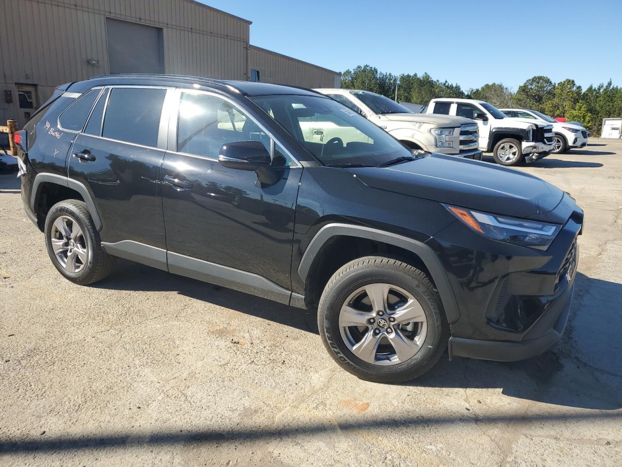 2024 Toyota RAV 4 - Image 4