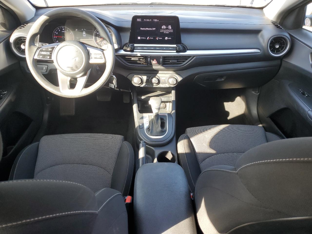 2022 Kia Forte - Image 8