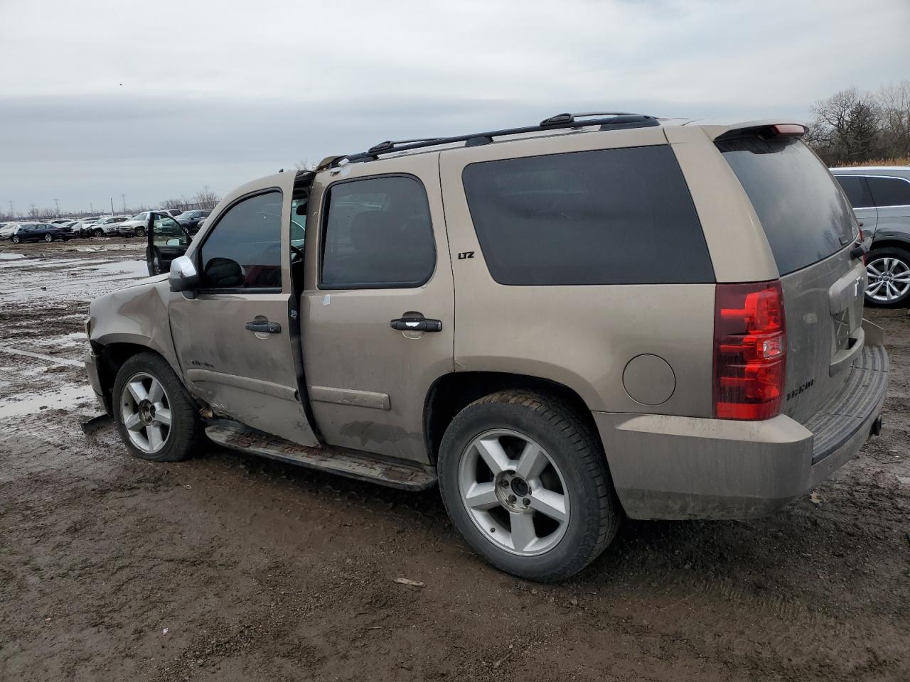 2007 Chevrolet Tahoe - Image 2