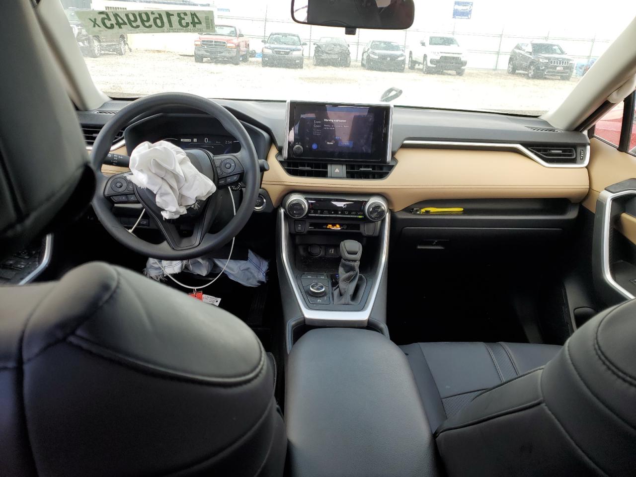 2024 Toyota RAV 4 - Image 8