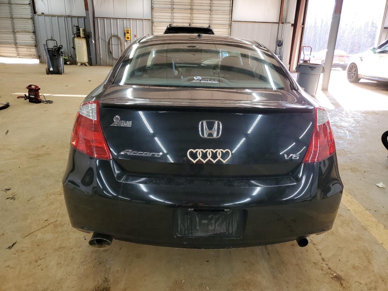 2009 Honda Accord - Image 6