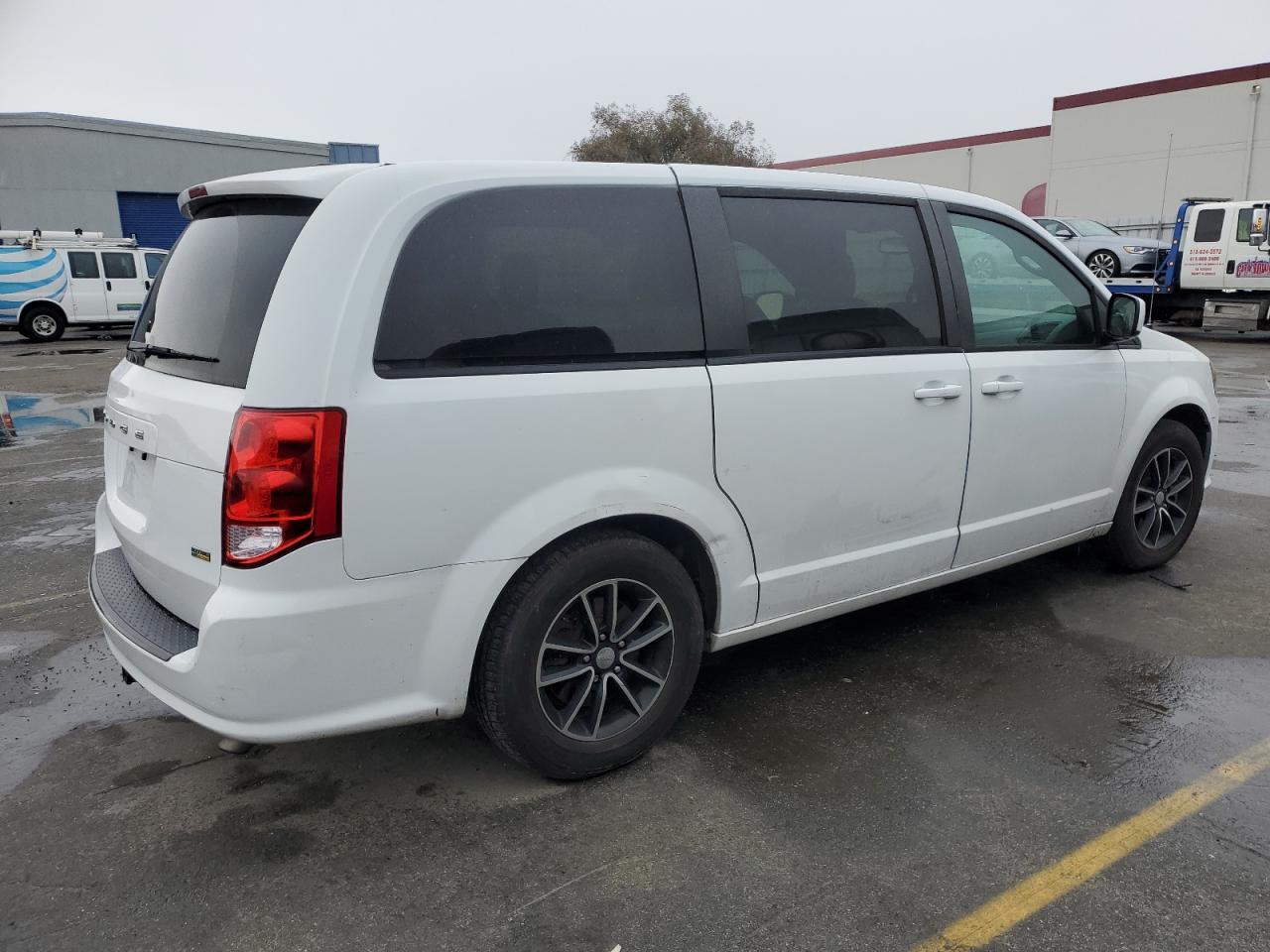 2018 Dodge Caravan - Image 3