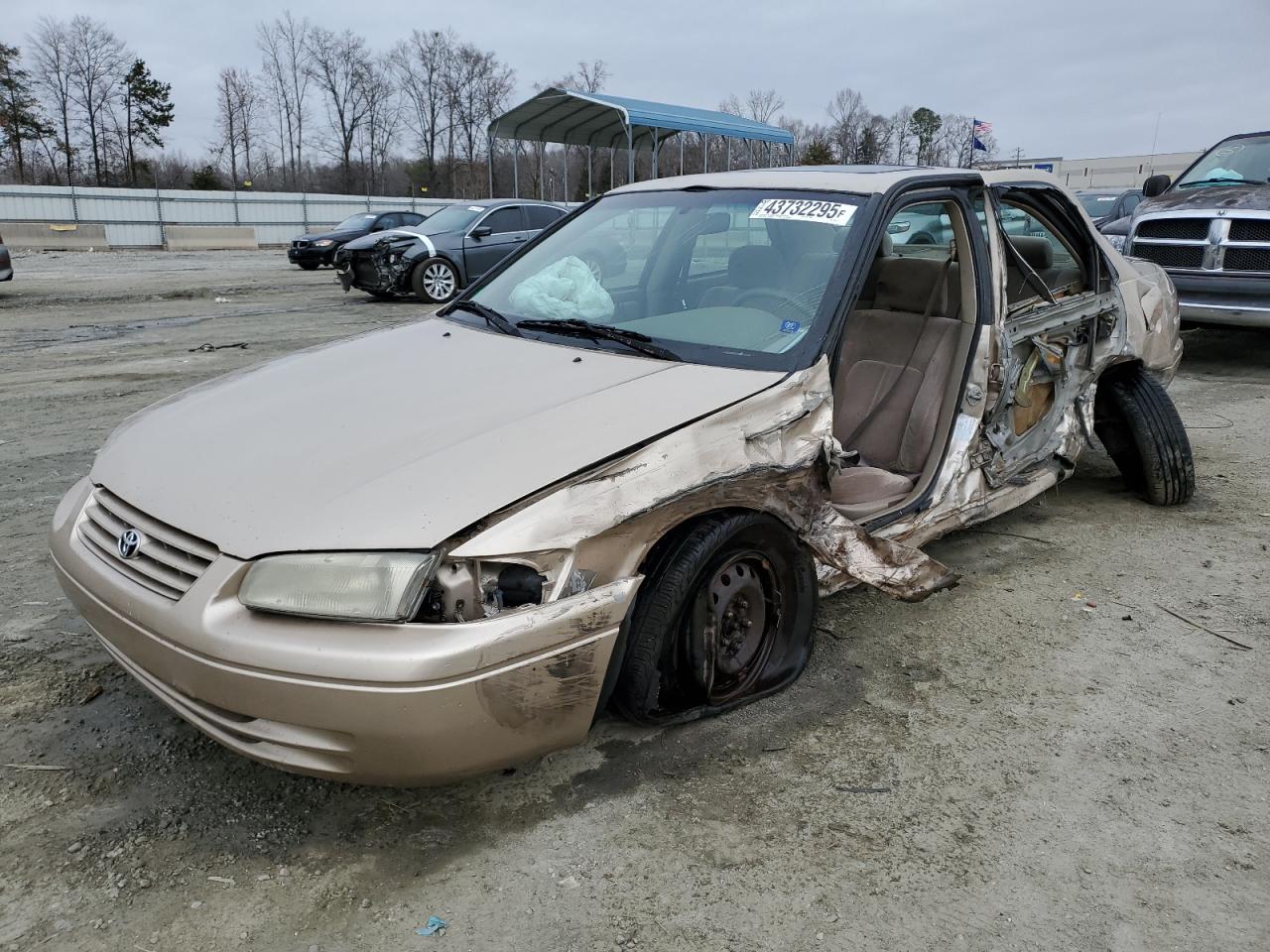 1999 Toyota Camry Le for Sale in Spartanburg, SC - Side
