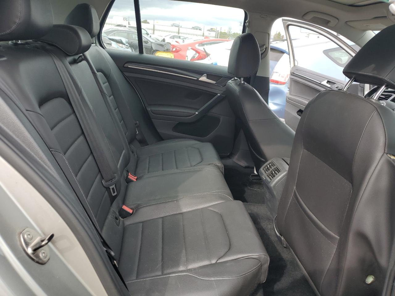 2015 Volkswagen Golf - Image 10