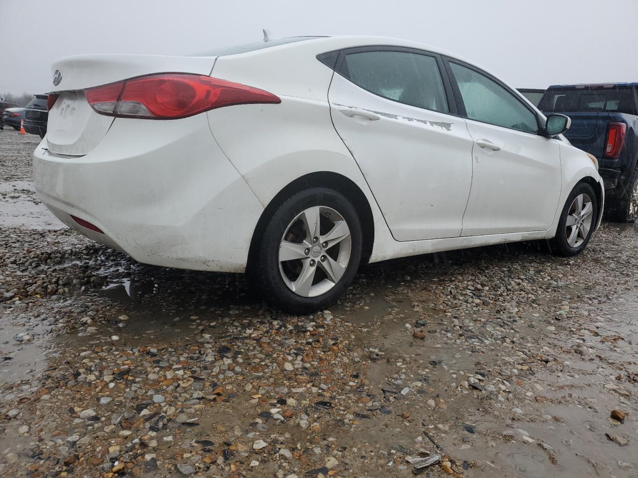 2013 Hyundai Elantra - Image 3