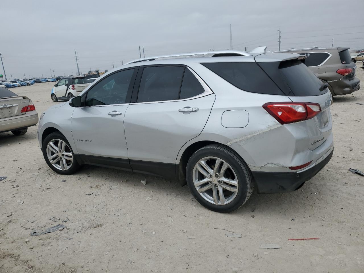 2019 Chevrolet Equinox - Image 2