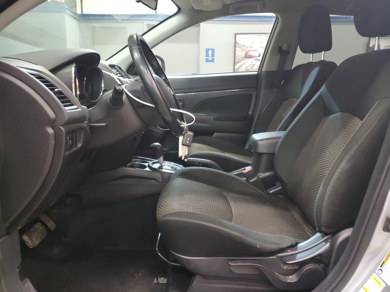 2016 Mitsubishi Outlander - Image 7