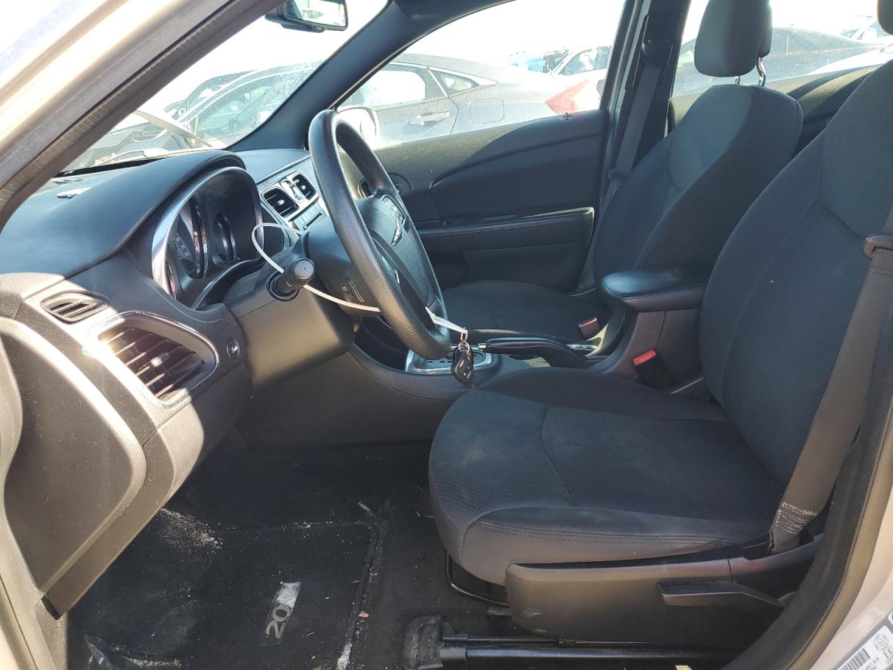 2014 Chrysler 200 - Image 7