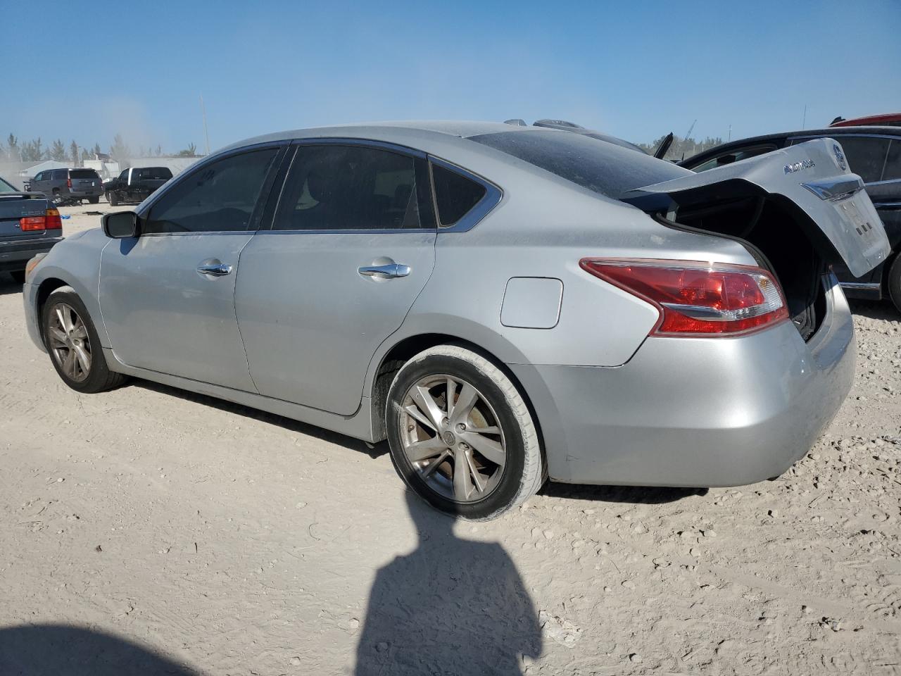 2013 Nissan Altima - Image 2