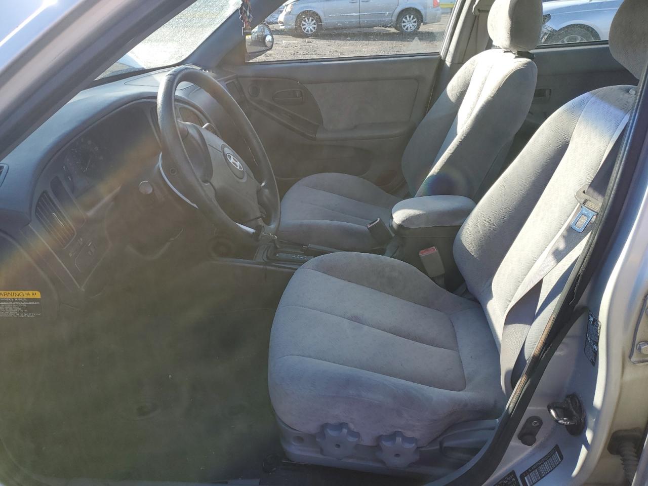 2005 Hyundai Elantra - Image 7