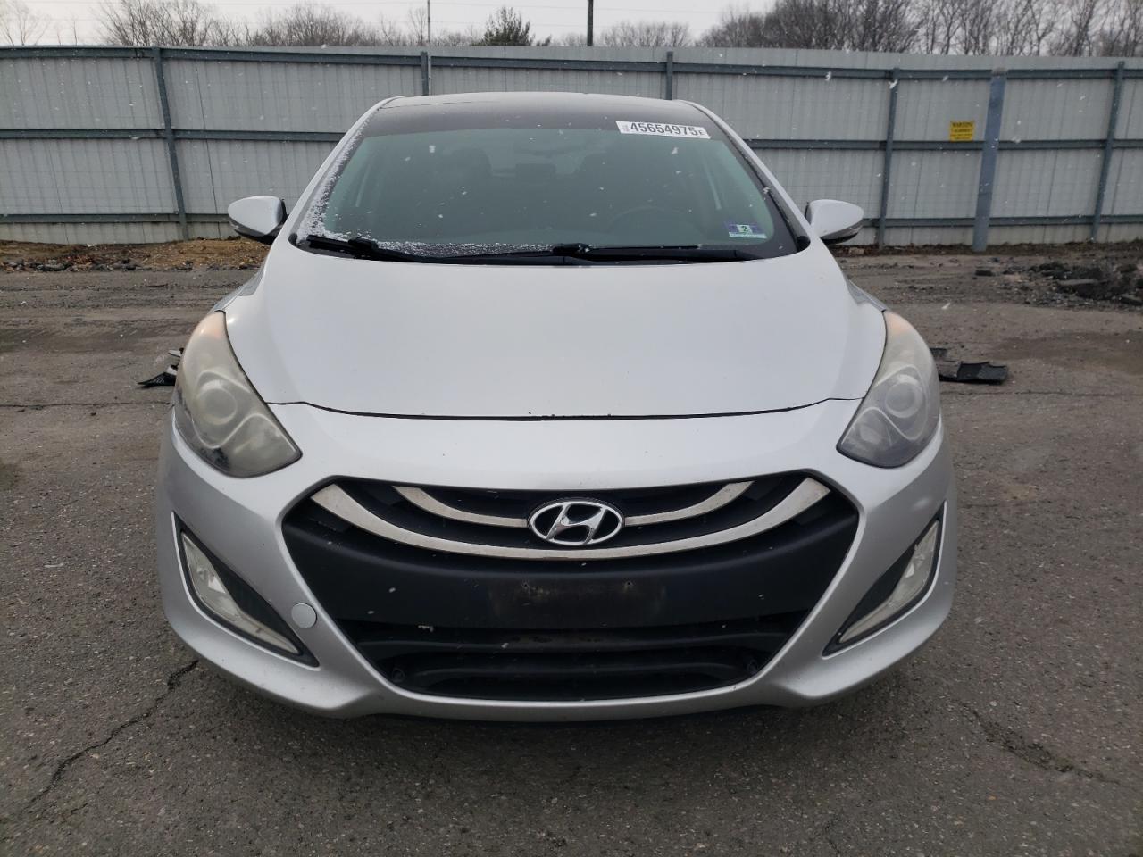 2013 Hyundai Elantra - Image 5