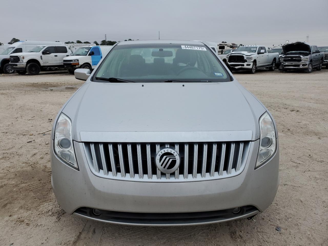 2010 Mercury Milan - Image 5