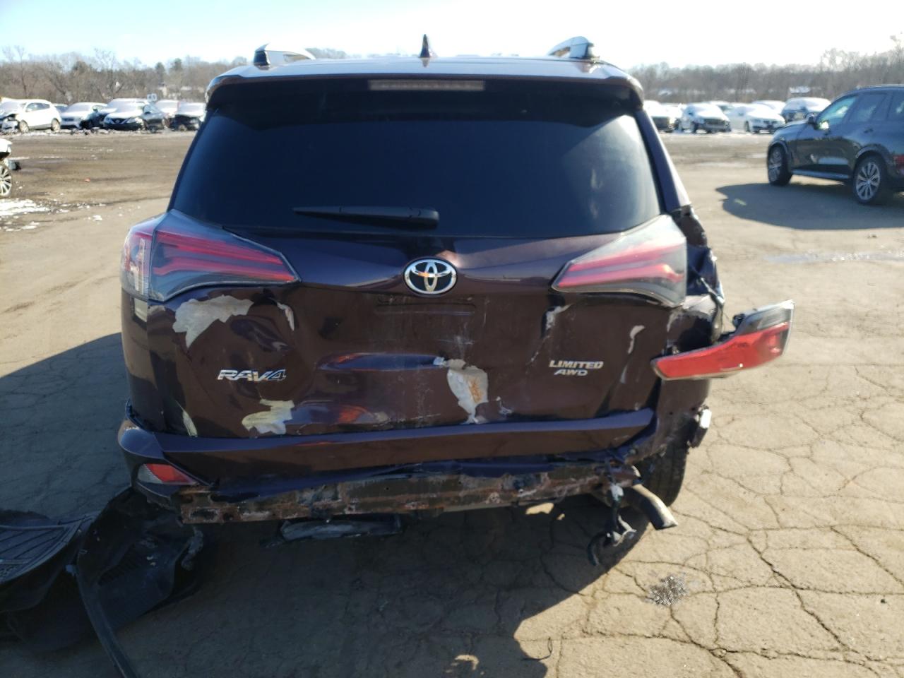 2017 Toyota RAV 4 - Image 6