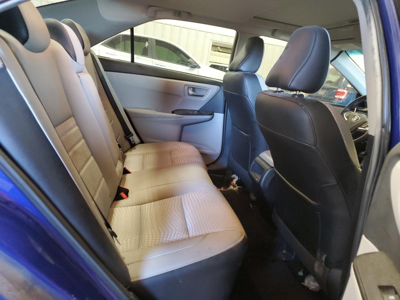 2015 Toyota Camry - Image 10