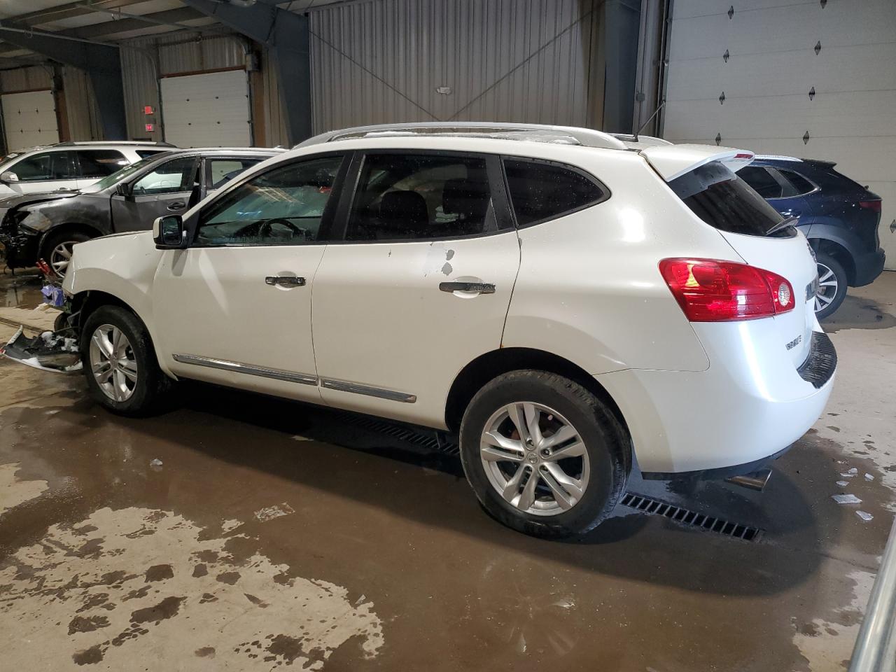 2013 Nissan Rogue - Image 2