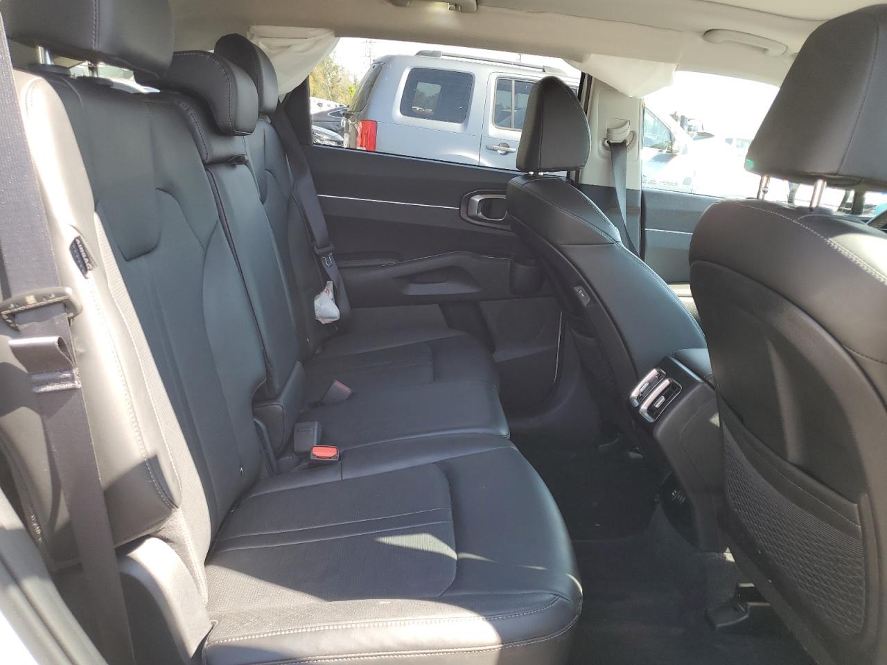 2024 Kia Sorento - Image 12