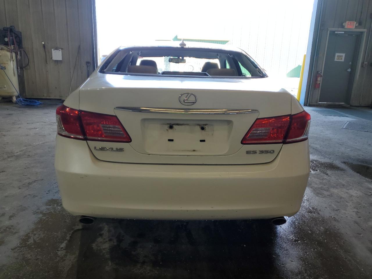 2010 Lexus ES - Image 6