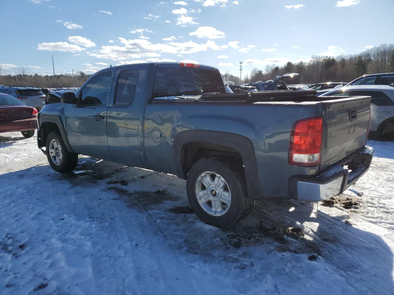 2009 Chevrolet Silverado - Image 2