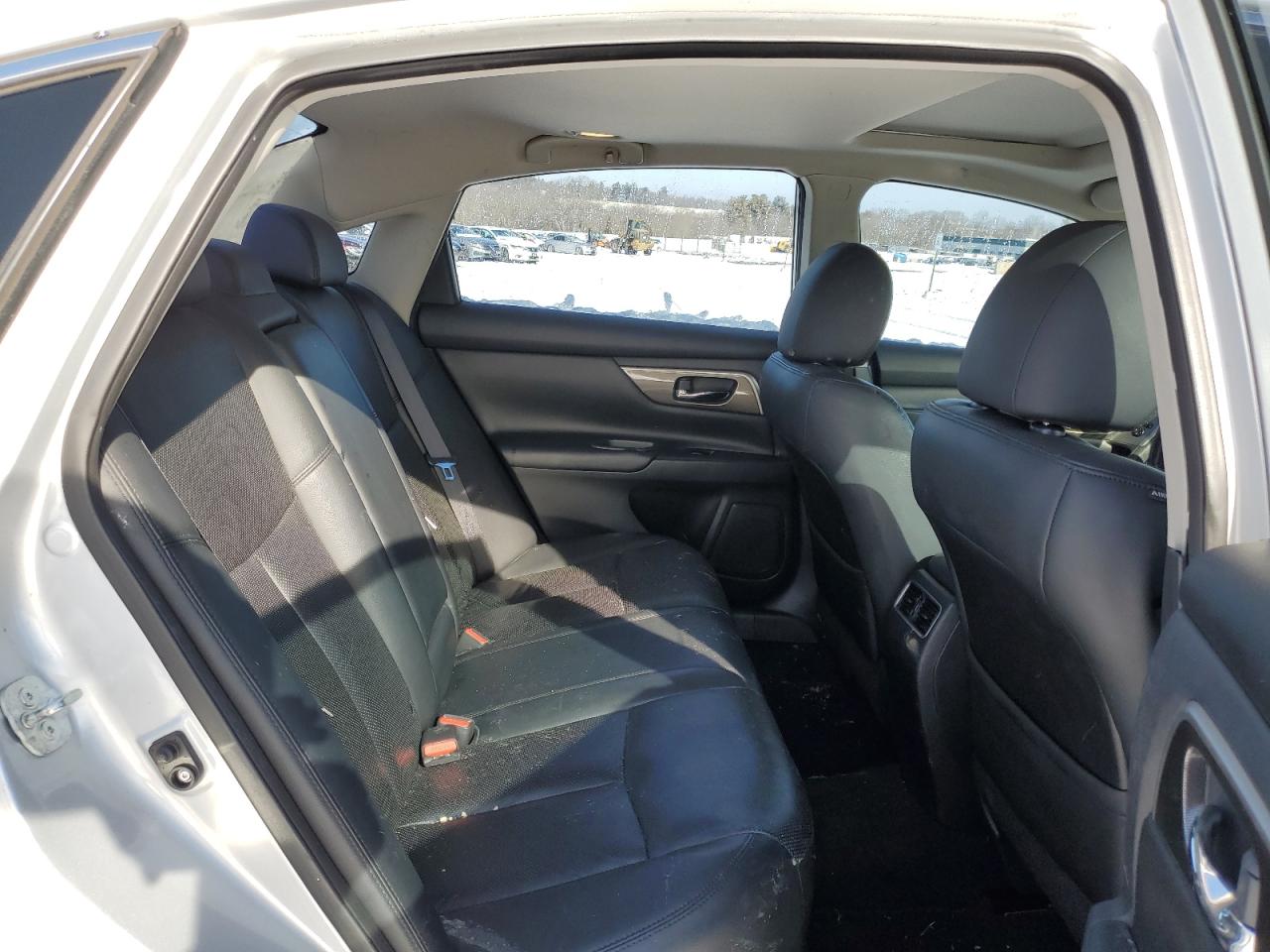 2015 Nissan Altima - Image 10