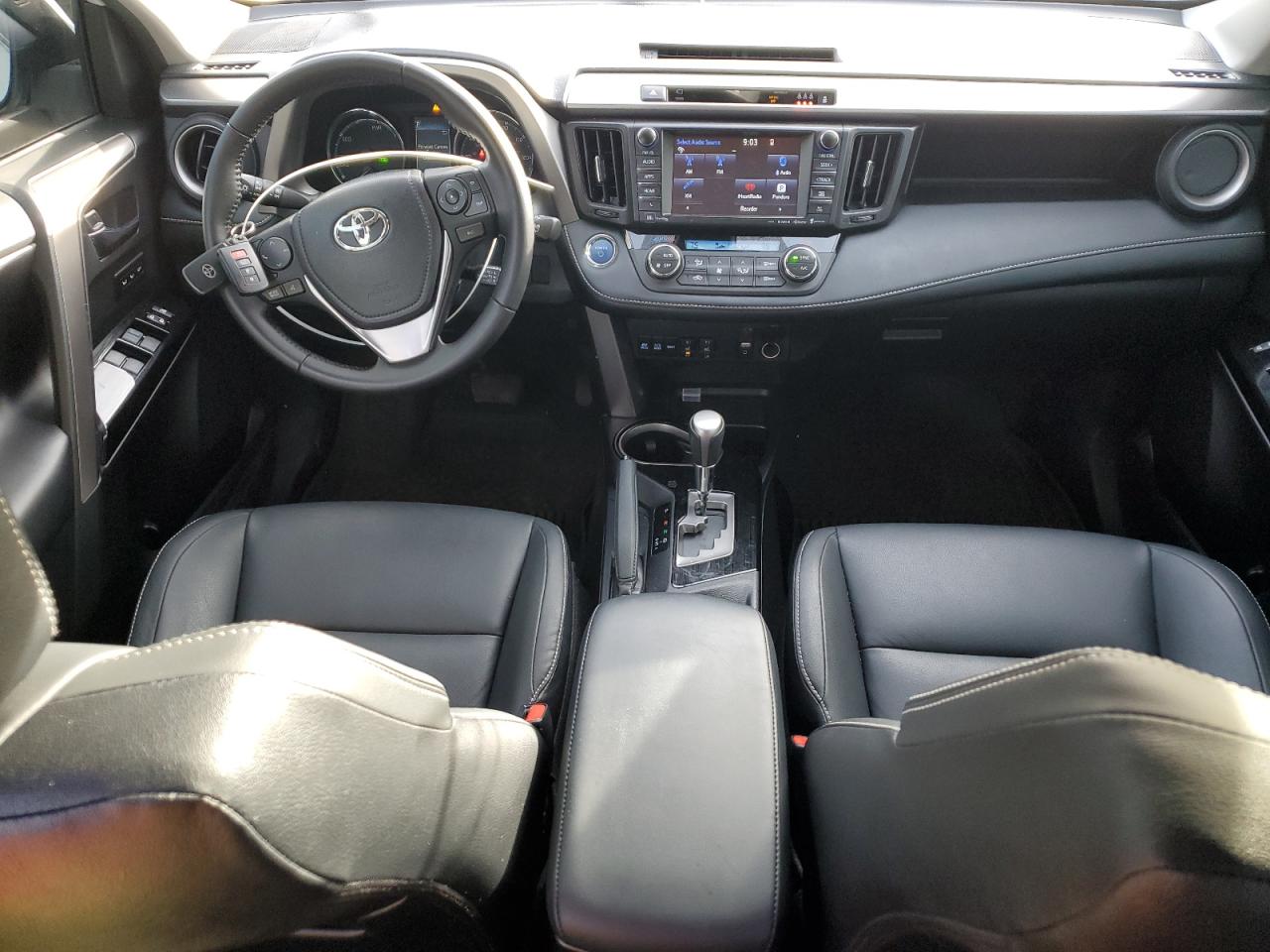 2017 Toyota RAV 4 - Image 8