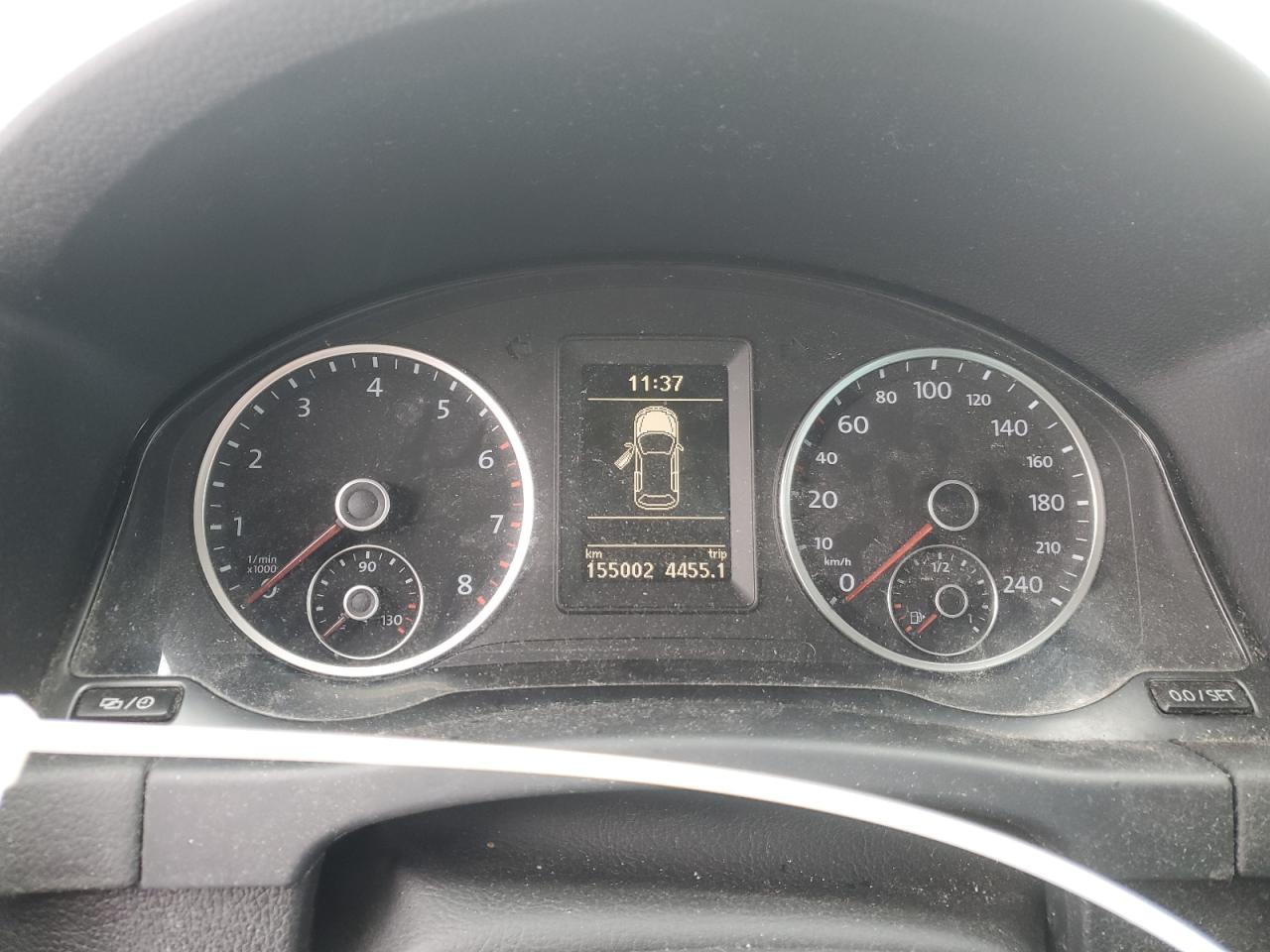 2017 Volkswagen Tiguan - Image 9