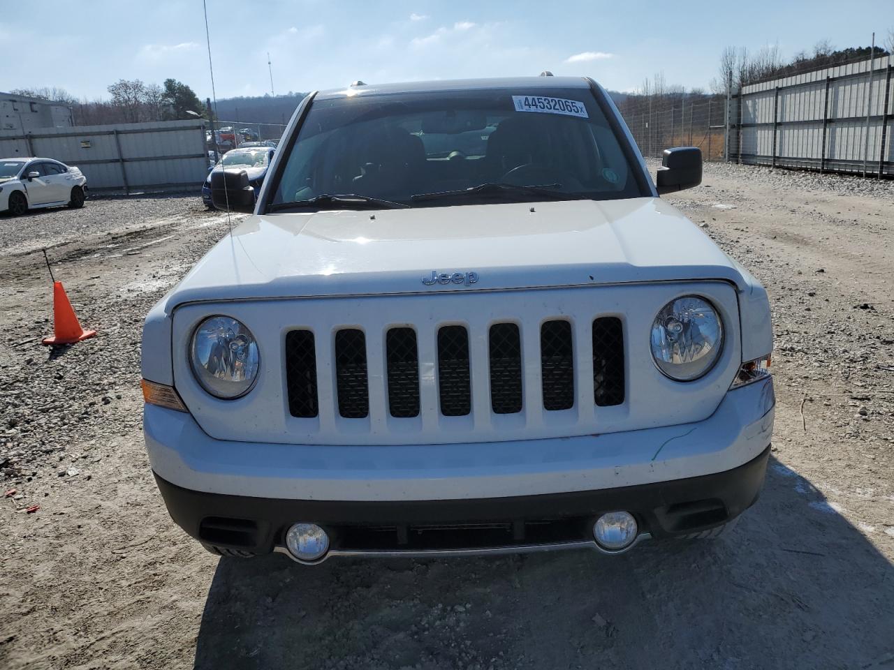 2017 Jeep Liberty (Patriot) - Image 5