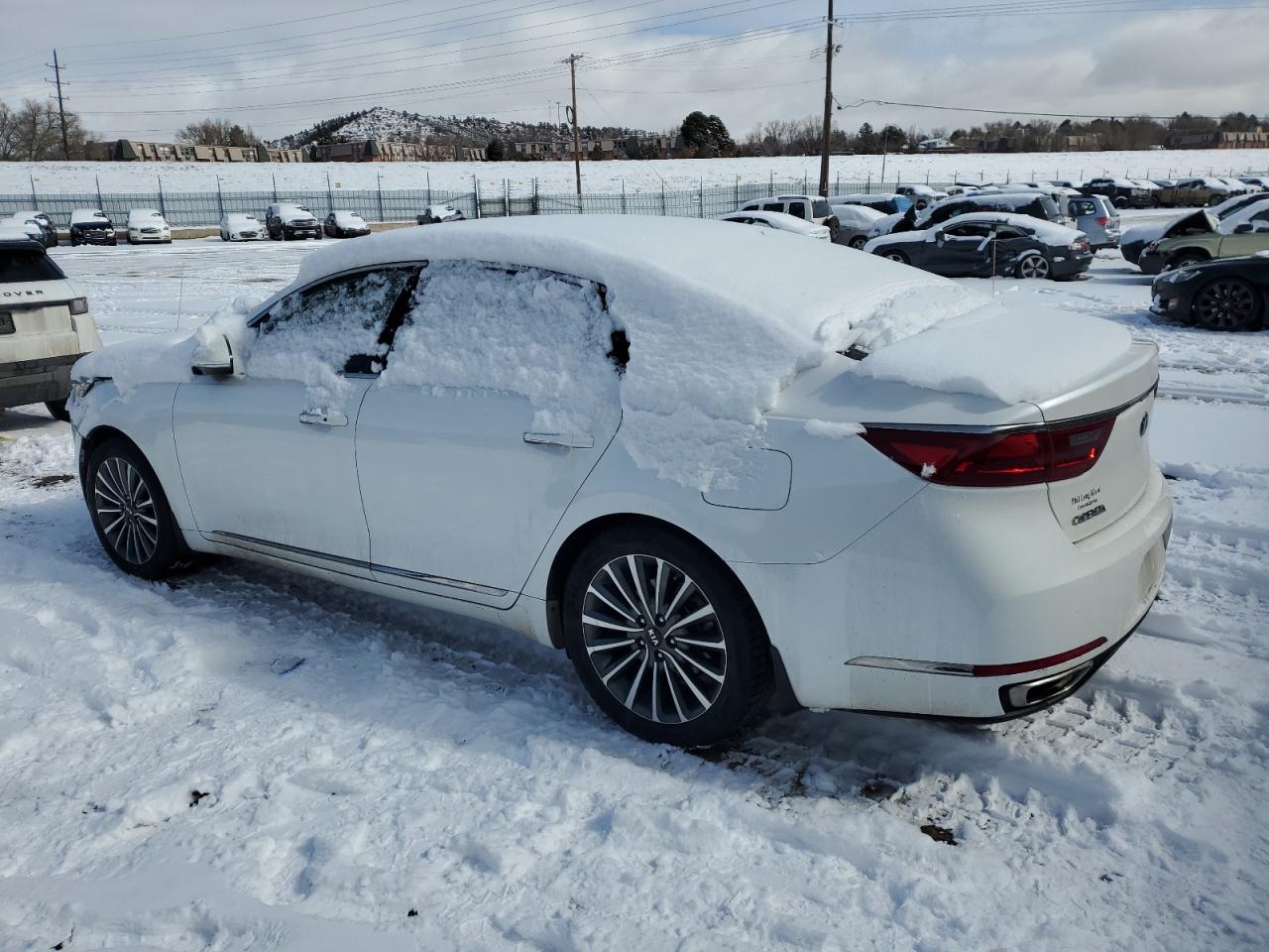 2017 Kia Cadenza - Image 2