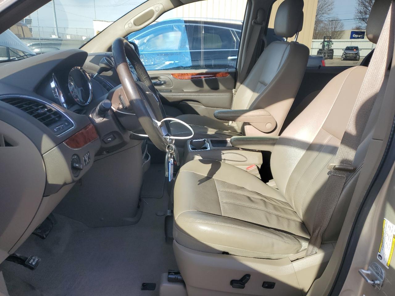 2012 Chrysler Town & Country - Image 7