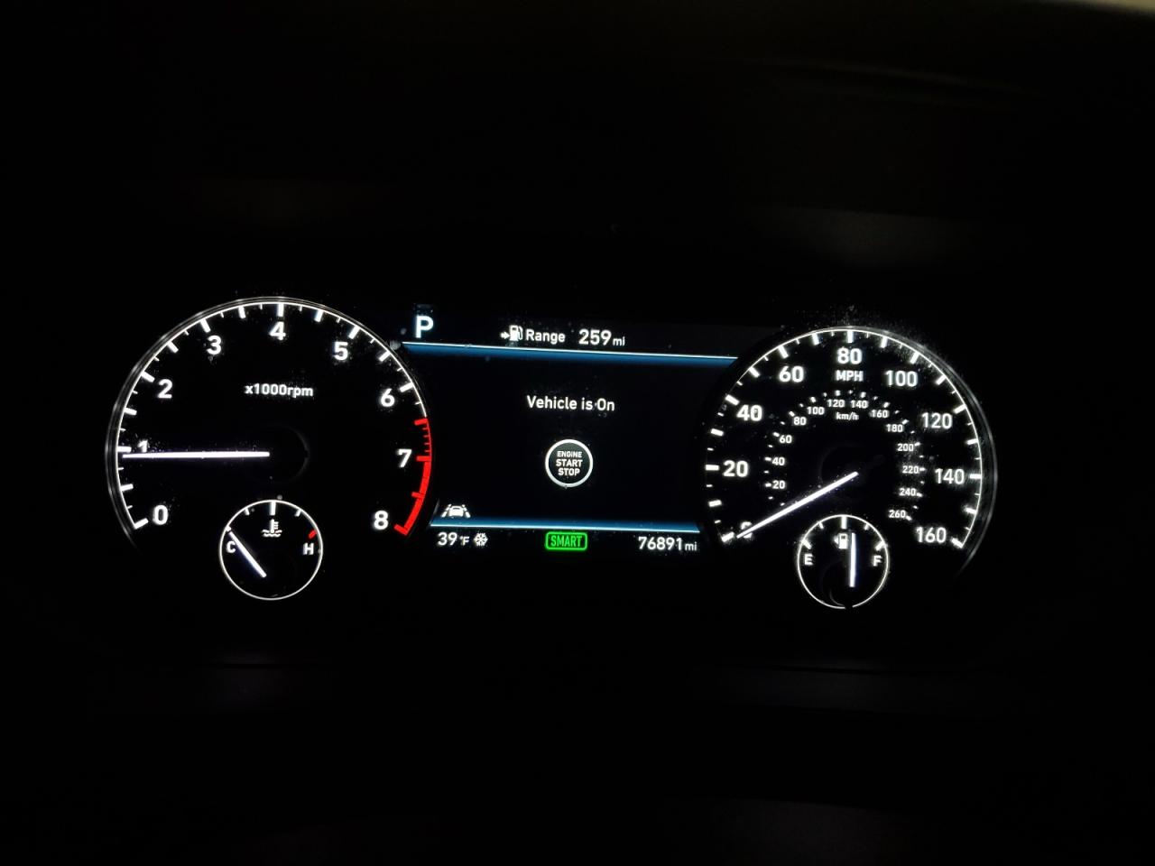 2017 Genesis G90 - Image 9