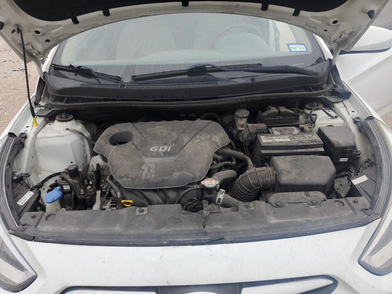 2014 Hyundai Accent - Image 11
