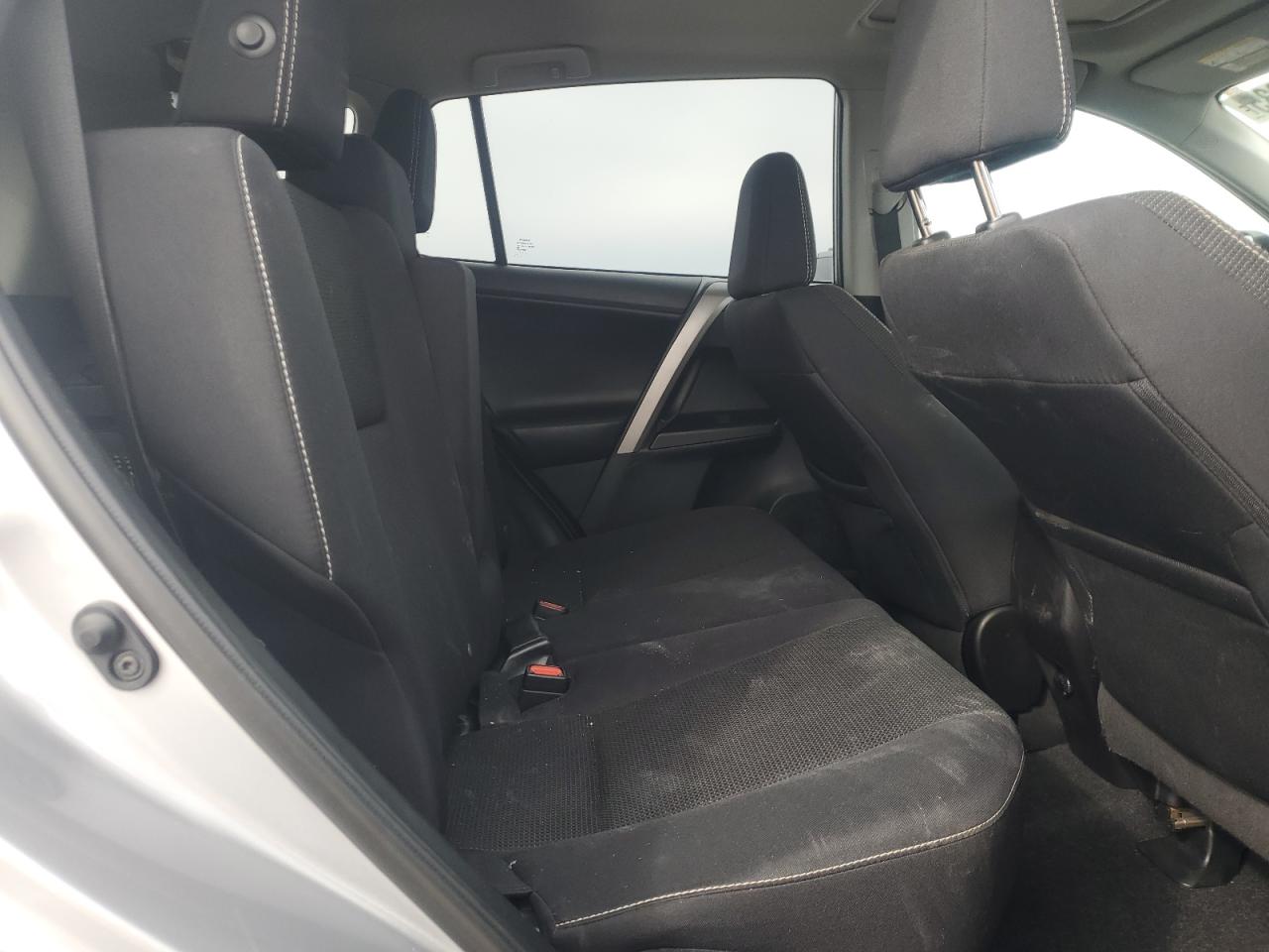 2018 Toyota RAV 4 - Image 12
