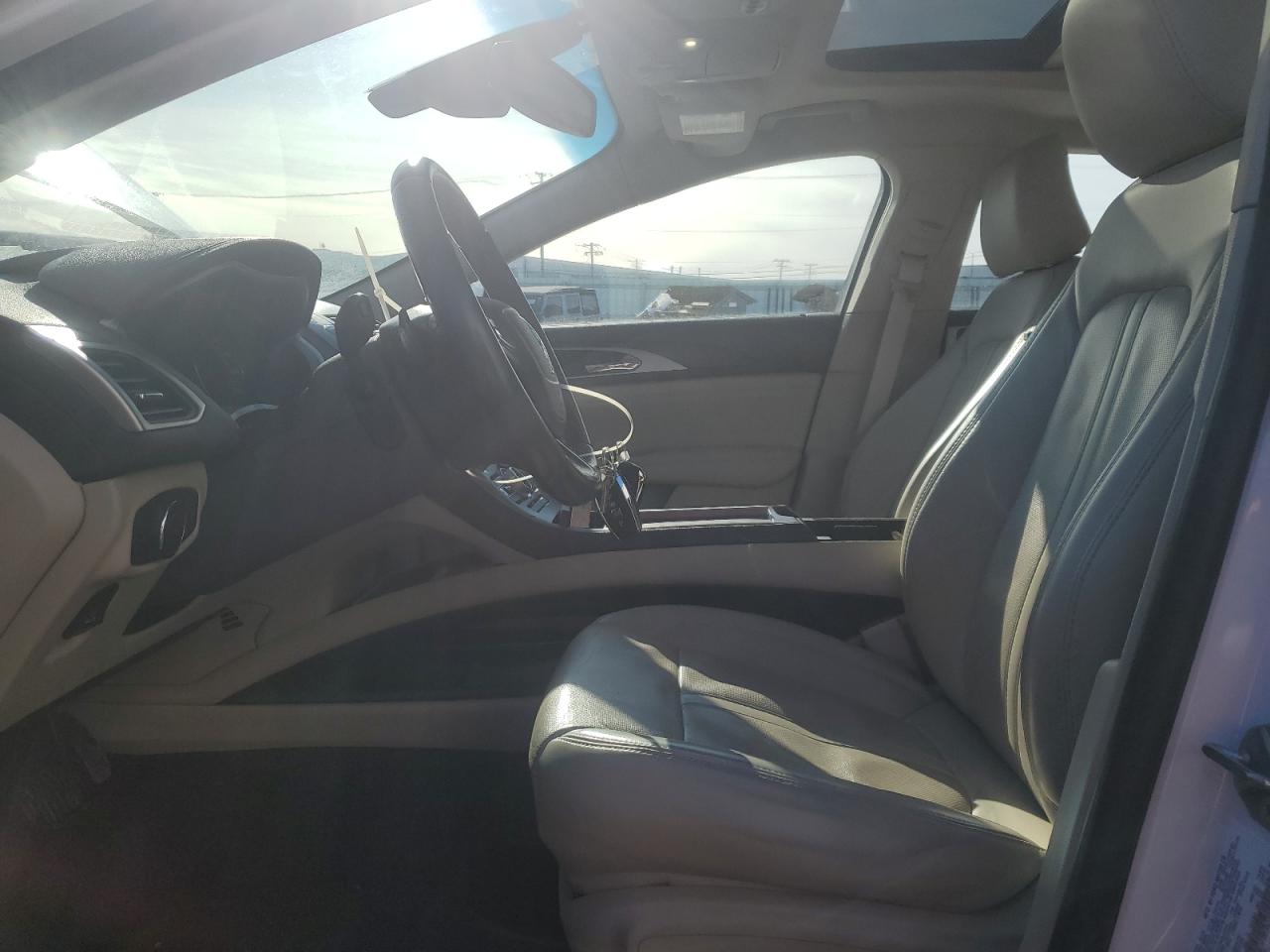 2020 Lincoln MKZ - Image 7