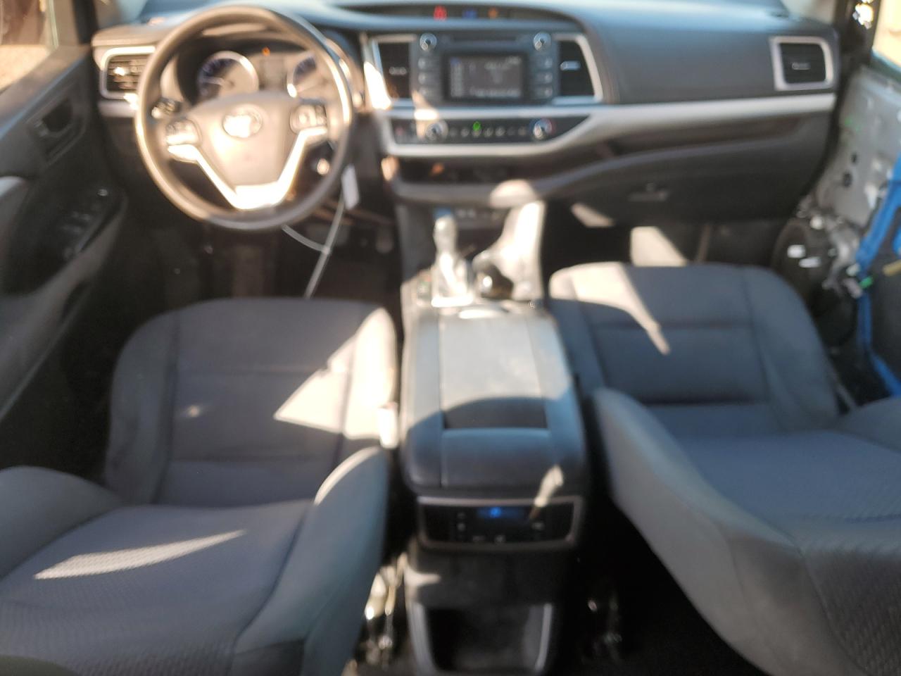 2017 Toyota Highlander - Image 8