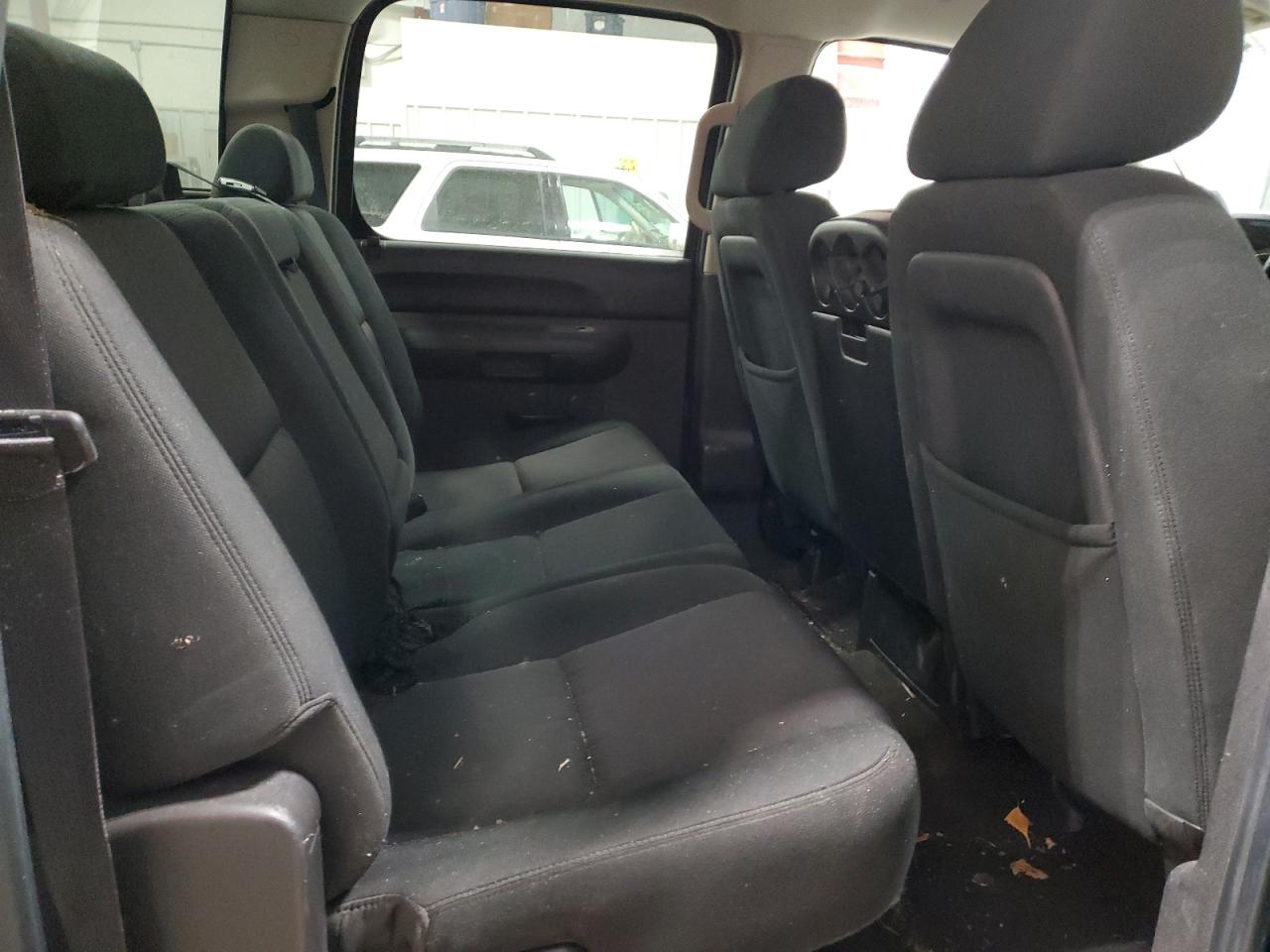 2010 Chevrolet Silverado - Image 10