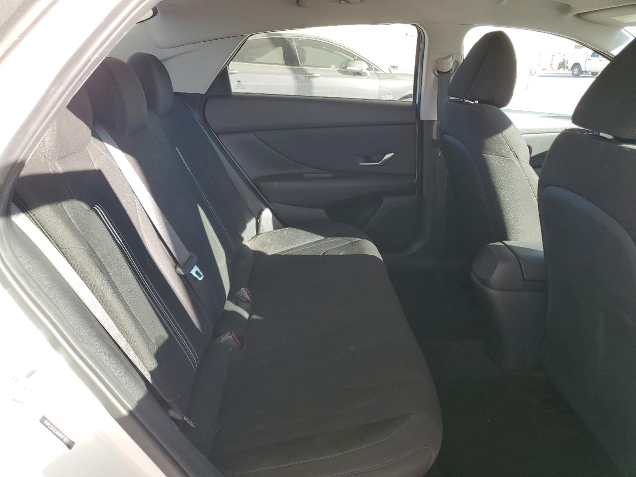 2022 Hyundai Elantra - Image 10