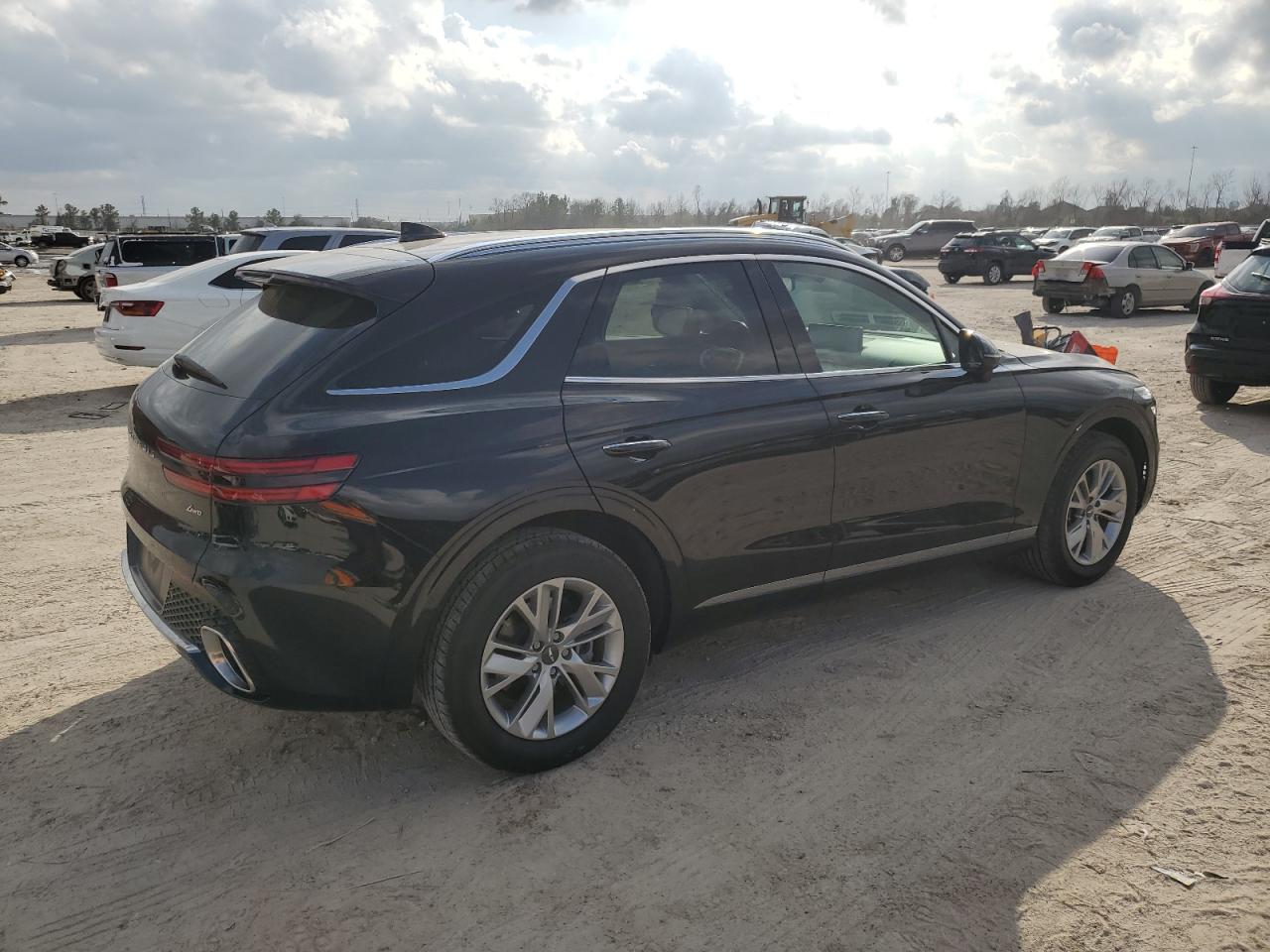2022 Genesis GV70 - Image 3