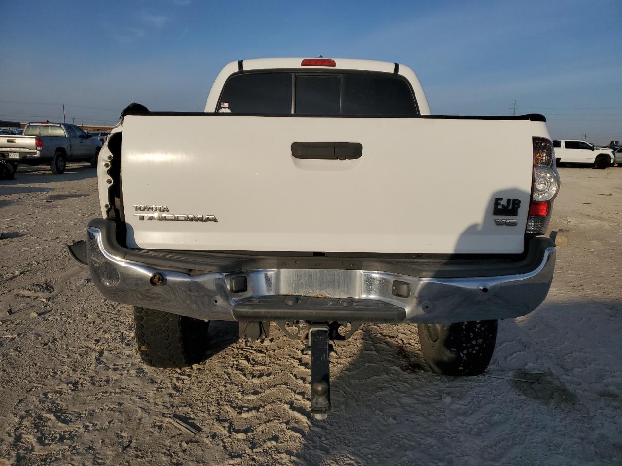 2012 Toyota Tacoma - Image 6